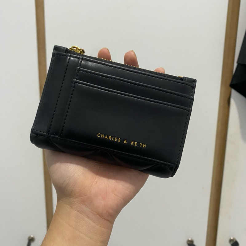 Dompet Charles and Keith