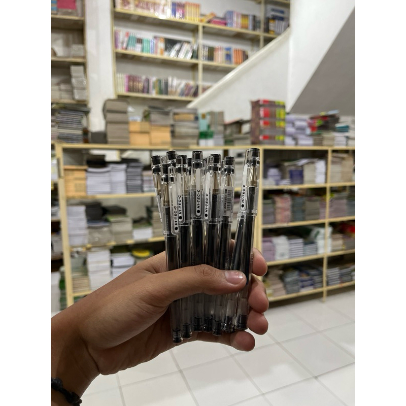 

BOLPOIN HITEC C O.3 PILOT WARNA HITAM