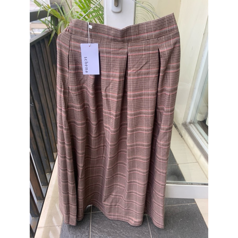 rok wanita warna coklat