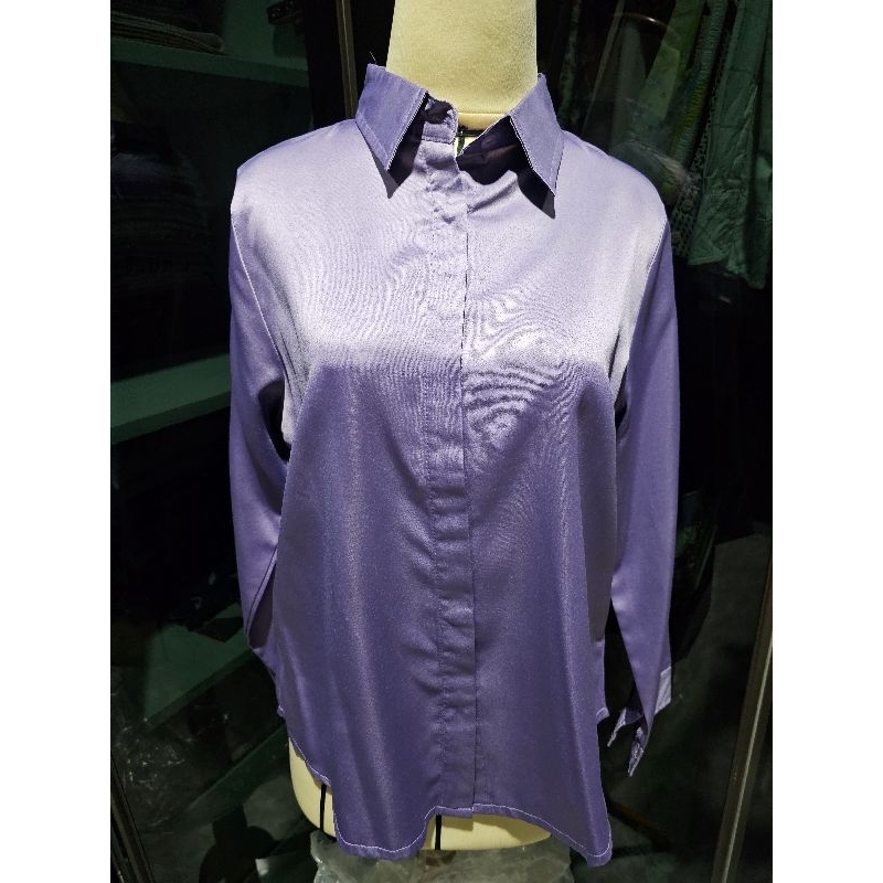 Preloved...!!! Kemeja Wanita Satin Ungu