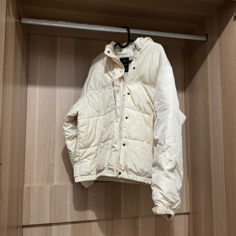 Jaket W Closet Putih