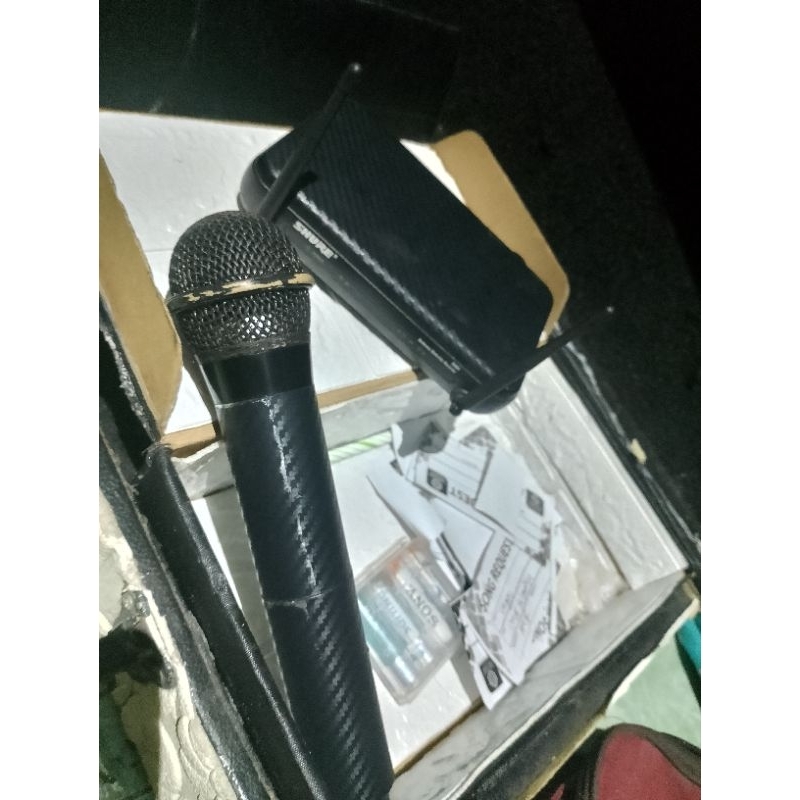 Mic wireless merk shure tipe svx 24/pg 58 bekas. Normal