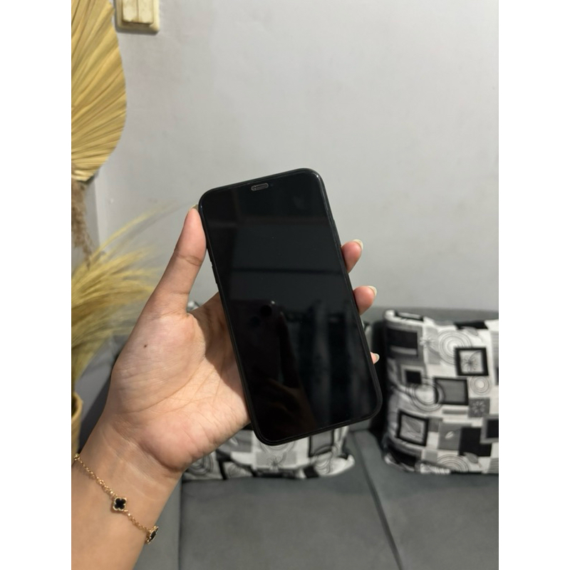 iphone xr second