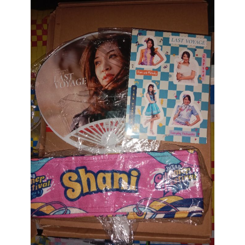 headband + uchiwa + sticker shani JKT48