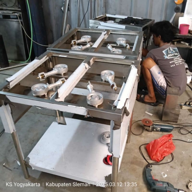 GAS STOVE 4 BURNER MEDIUM PRESSURE