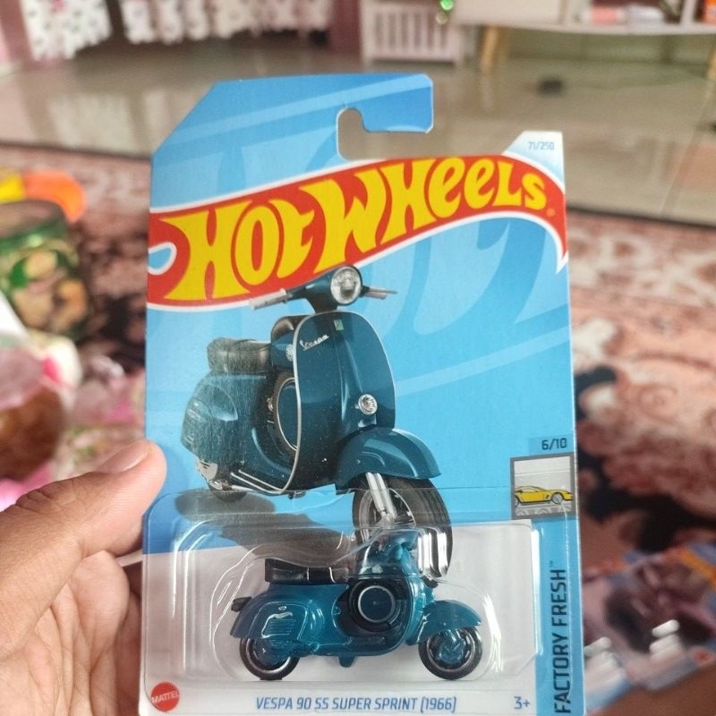 Hot wheels vespa 90 super sprint 1966