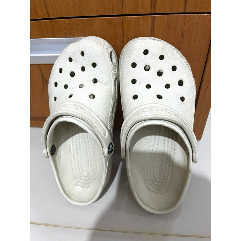 preloved crocs original free jibbitz barbie set ukuran w6