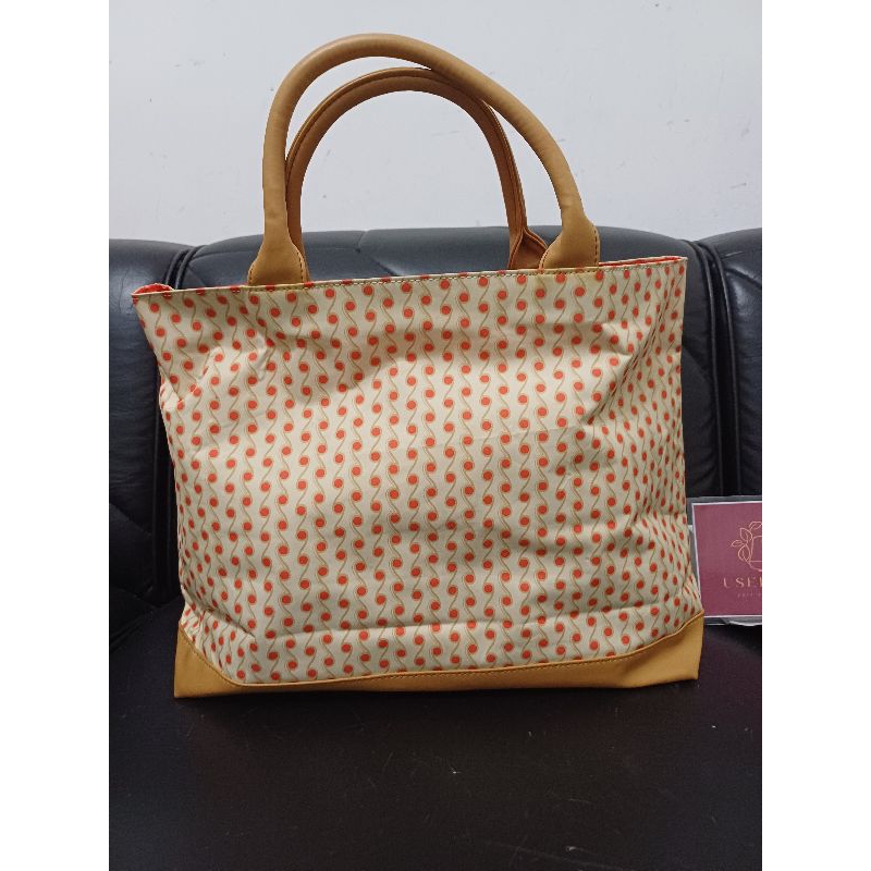 Tas Minggat Tas Serbaguna Multifungsi Tas Baju Estee Lauder