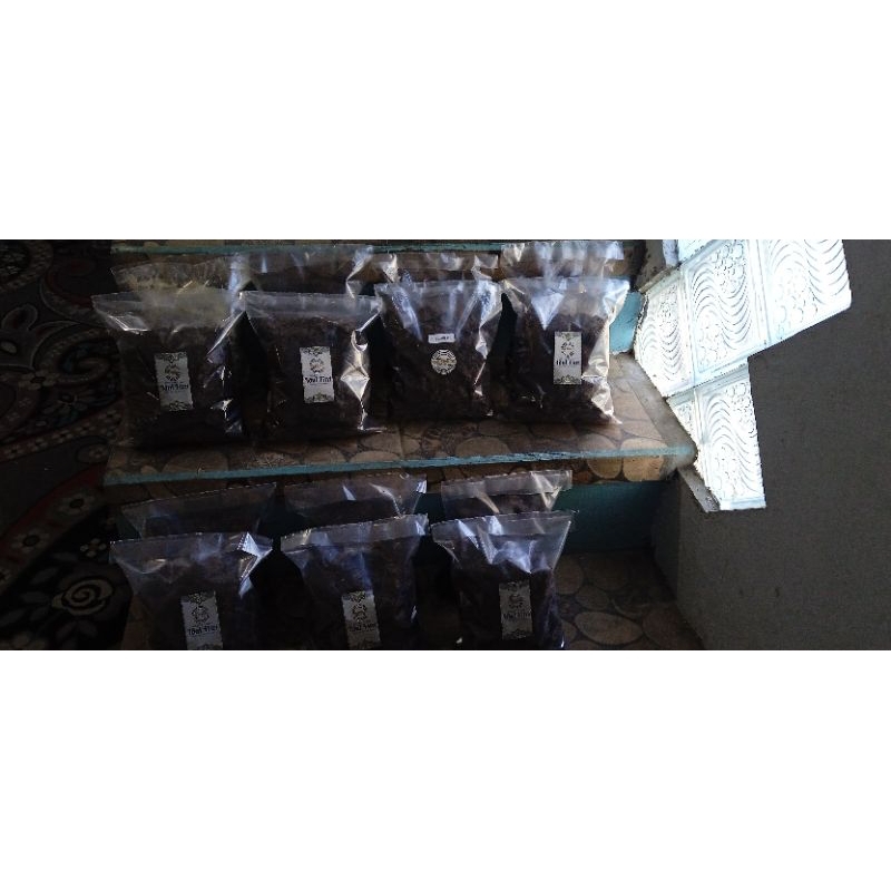 

keripik pisang coklat,vanilla, tiramissu, chococsrunchy