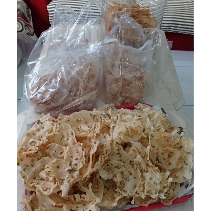 

rempeyek kacang tanah/kacang ijo/rebon
