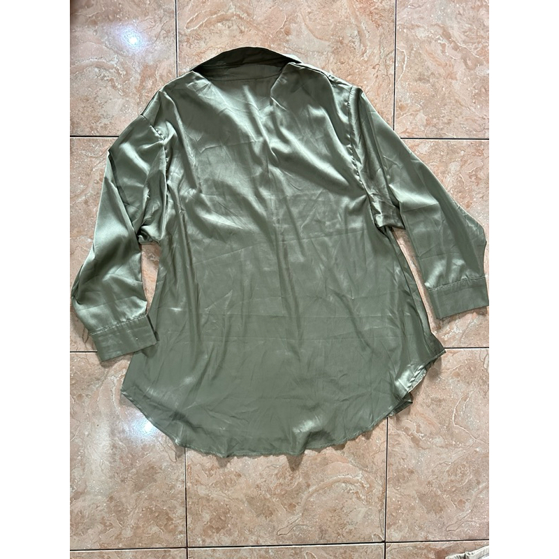 kemeja satin tosca Zanzea preloved oversized