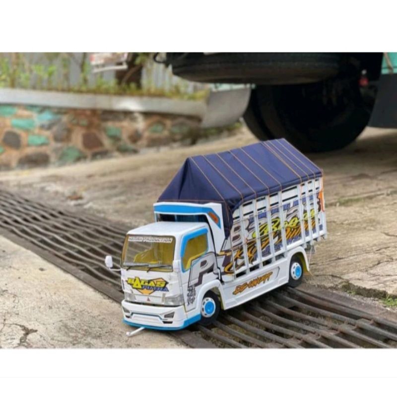 PROMO SEPESIAL TRUK OLENG MINIATUR MAINAN ANAK ANAK TRUK OLENG FUL FARIASI Putih