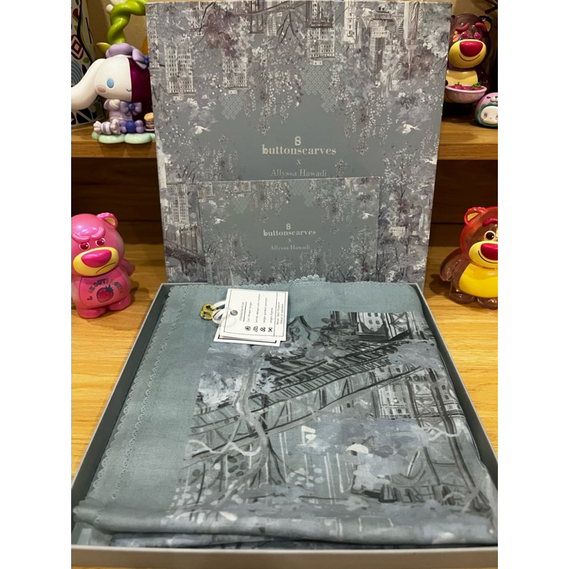 New York Buttonscarves