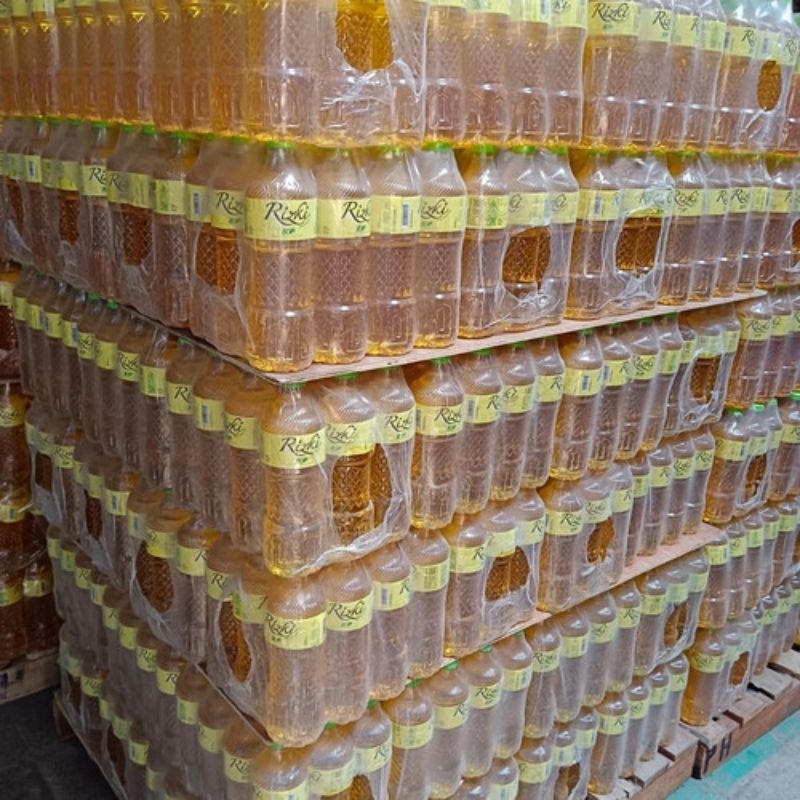 

Minyak goreng Riski Botol isi bersih 850ml