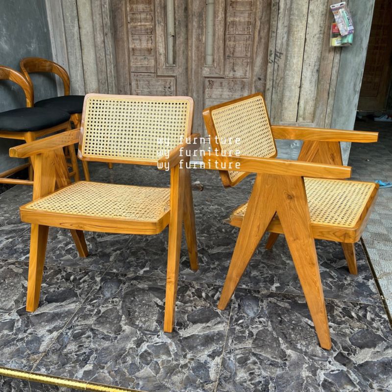kursi cafe kayu jati, kursi cafe kayu jati kombinasi rotan, kursi cafe, kursi makan kayu jati