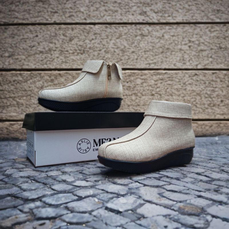 sepatu boots wanita / sepatu boots Korean style terbaru /sepatu boots cewek