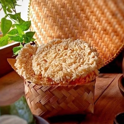 

Rengginang terasi mentah siap goreng isi 500 grm / Oleh oleh rengginang mentah keluarga enin