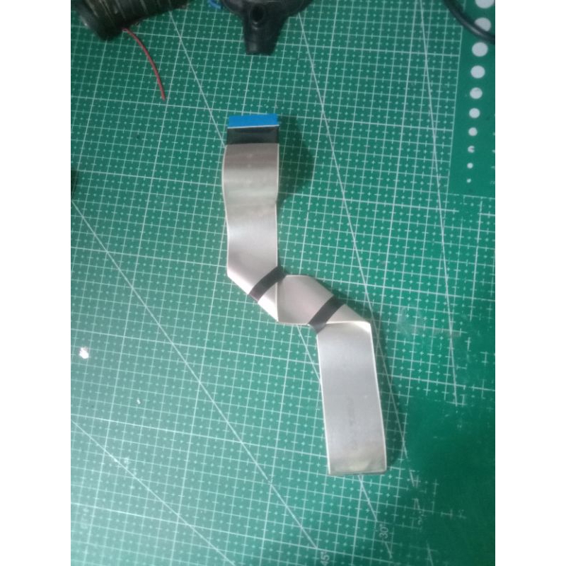 FLEKSIBEL TV PANASONIC 32 INC thL32C30G