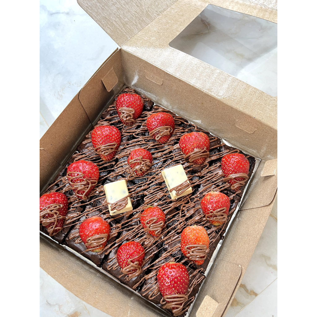 

Fudgy Brownies ( Shiny Crust ) Stawberry Coklat