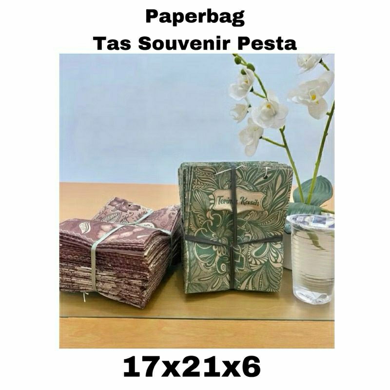 

paper bag motif uk. 17x21x6. tas sovenir pernikahan. 50/100 pcs.