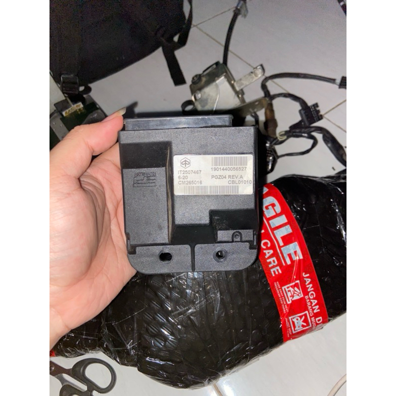 ecu vespa sprint + saklar carbon vespa