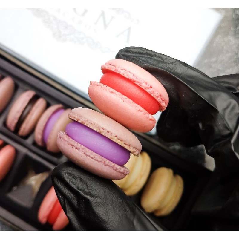 

'Baby BERRY Macaron 'Premium Quality' 100% Almond Isi 12 pcs I Hadiah lebaran, wisuda, ulang tahun, eid Mubarak