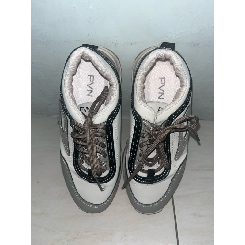 preloved sepatu pvn