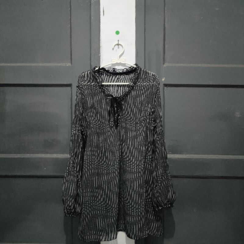 (PRELOVED) Baju Luaran Tembus Pandang