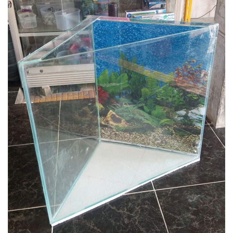 Aquarium SUDUT segi TIGA dan segi LIMA