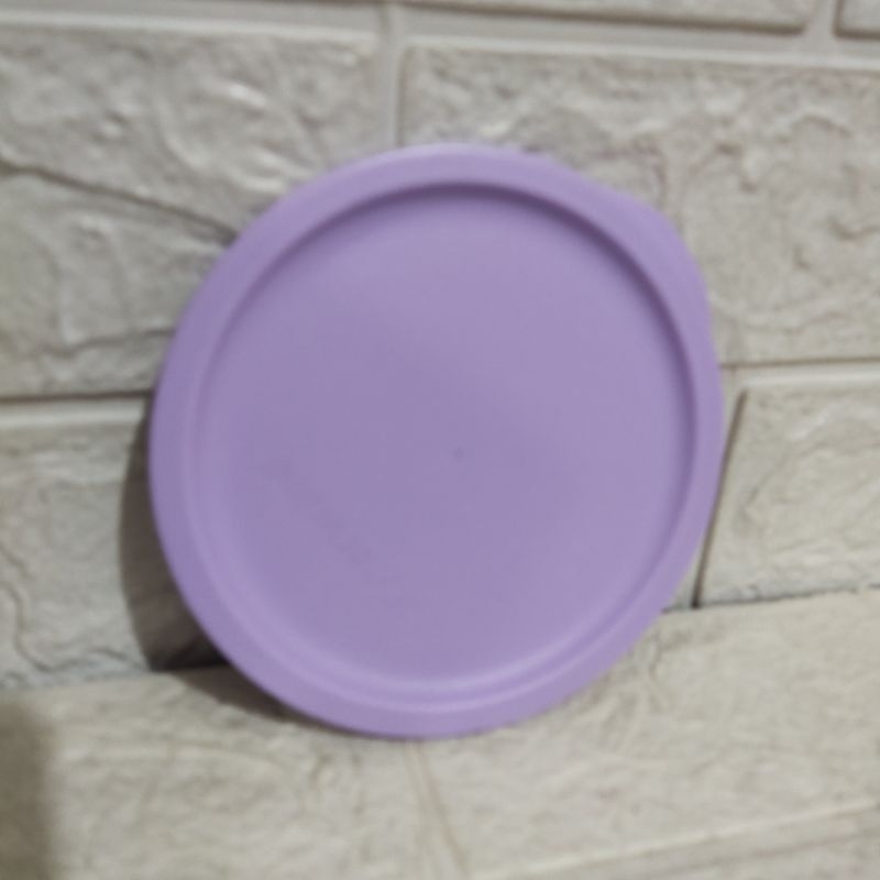 Seal summer go round Tupperware