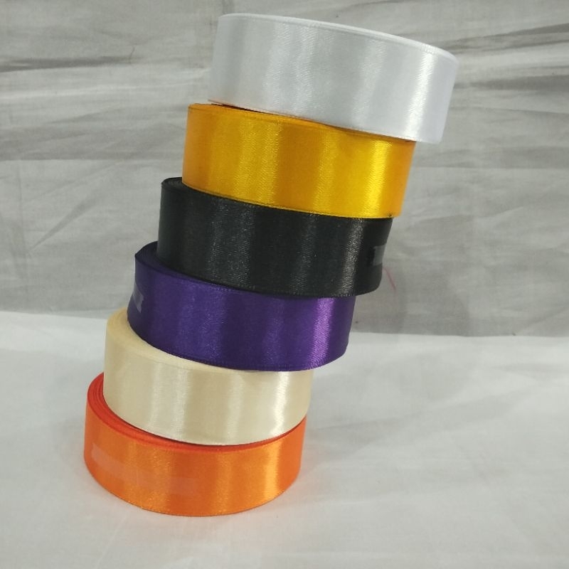 

(PER ROL)Pita saten kain 1 inch (Lebar 2, 5 cm) isi 20 yard