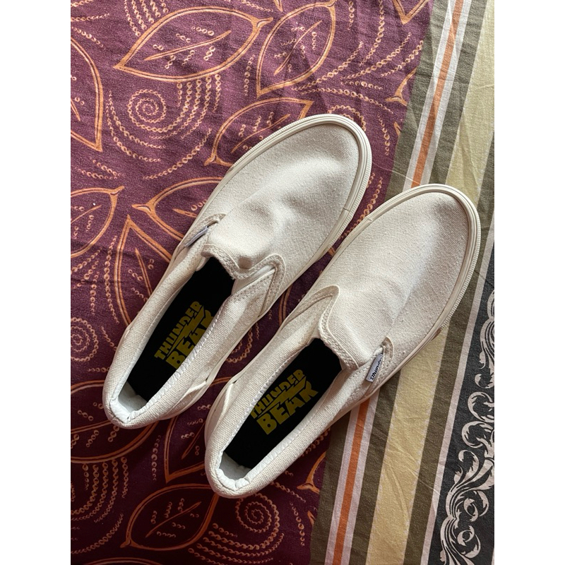 thunderbear slip on white 37