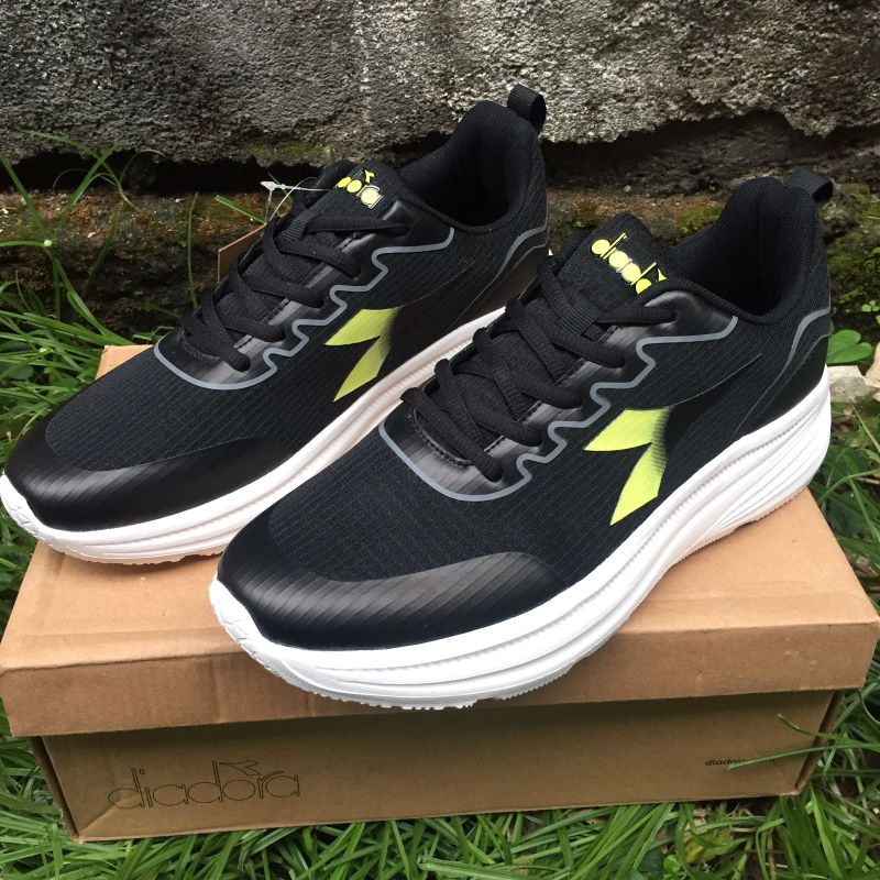 Sepatu Pria Diadora HERBER Black Original Ukuran 42 dan 44