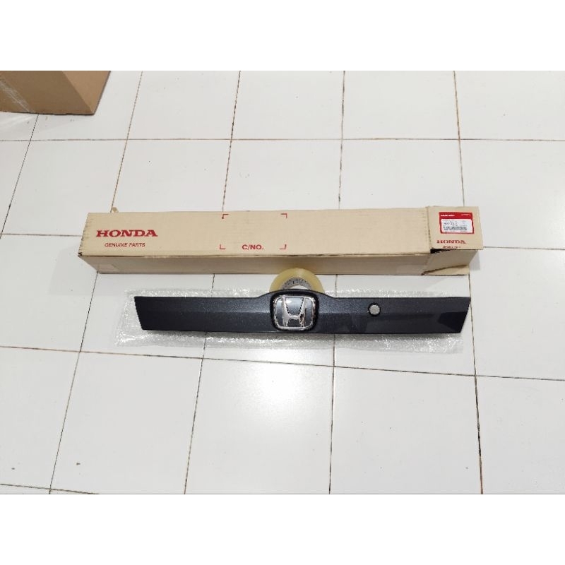 trunklid trunk lid garnish pintu bagasi belakang honda jazz rs ge8 2012 2013 ori