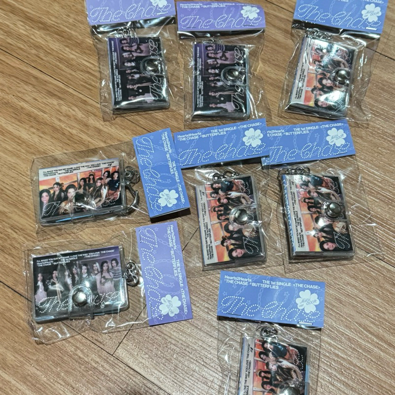 [READY SEALED] H2H MINIBOOK ALBUM PHOTOBOOK CARMEN YUHA STELLA ANA IAN YEON JUUN JIWOO PC PHOTOCARD 