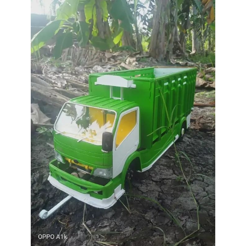 Miniatur Truck Dutro Skala 14 | Mave Yusril Store