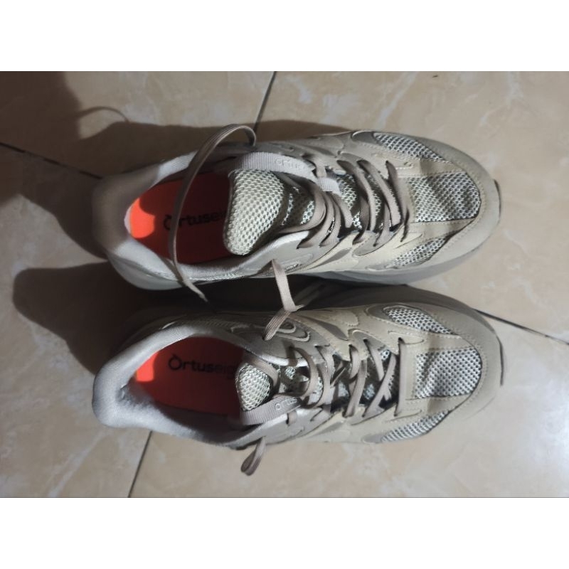 PRELOVED RUNNING ORTUSEIGHT BERLIN - BEIGE