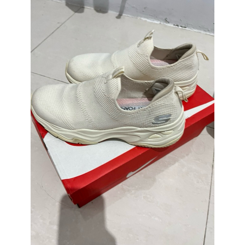 Skechers Air Cooled Memory Foam PL