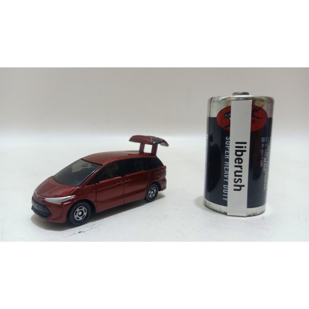 diecast tomica toyota estima red 1/65