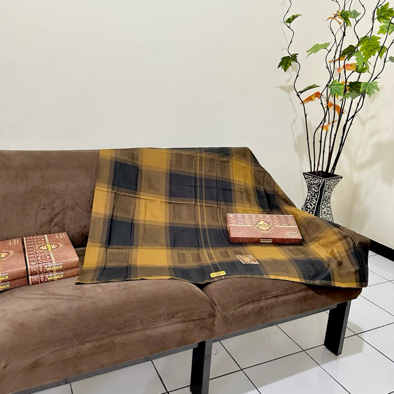 Sarung Wadimor - Sarung Wadimor Sulam Motif Kotak-Kotak - Fashion Muslim Dewasa Pria Terbaru