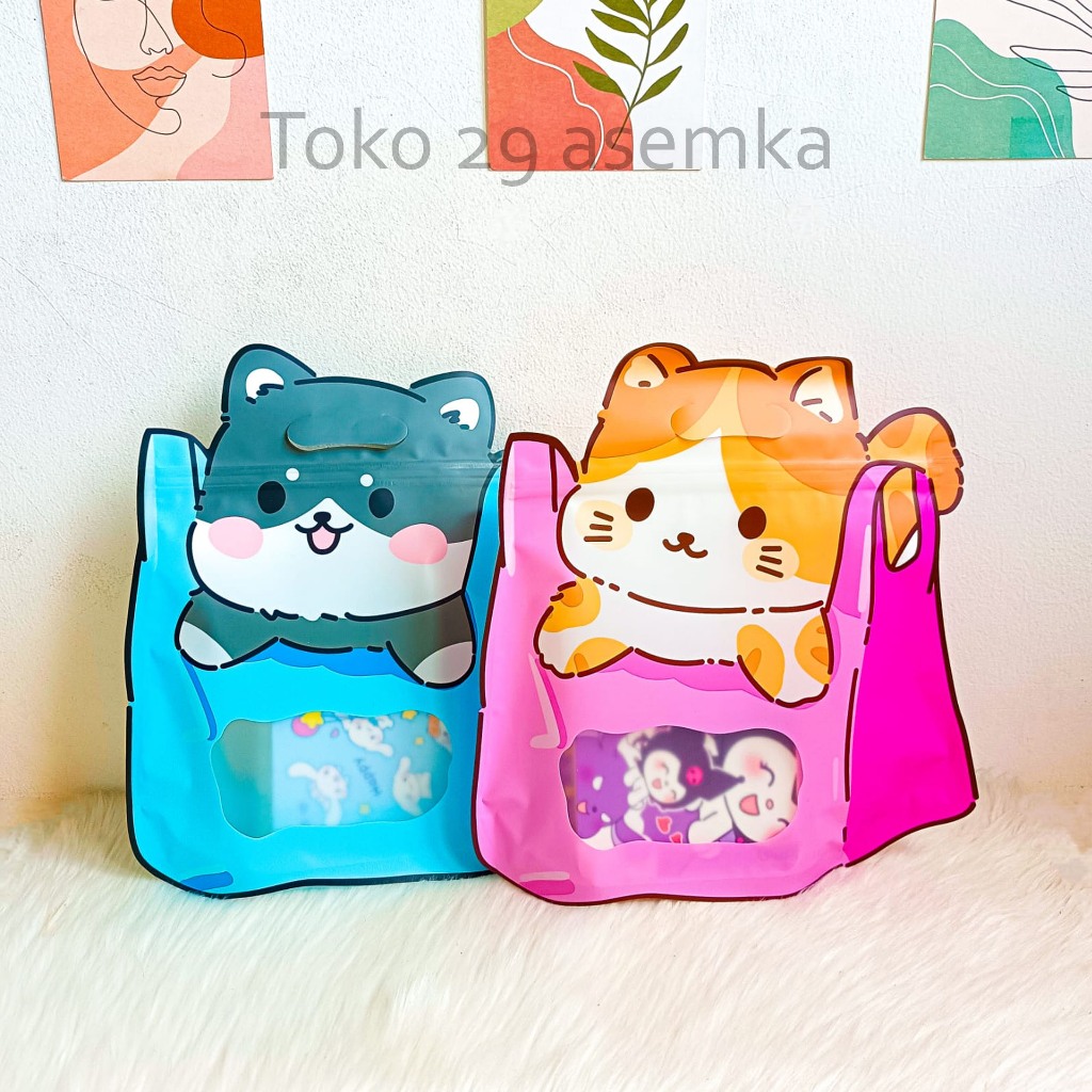 

ZIPPER BAHAN PLASTIK BENTUK KUCING KANTONG ADA ZIP NYA SELETING MUDAH DIPAKAI MULTIFUNGSI TERMURAH COD