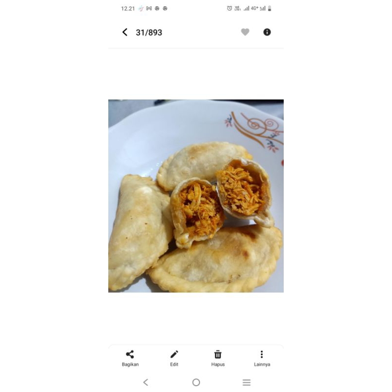 

Cireng isi ayam suir pedes dan keju lumer.. cemilan mu yg nikmat dan harga terjangkau