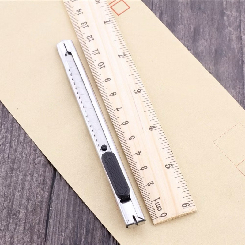 

Cutter Mini Serbaguna Cutter Kecil Stasinless