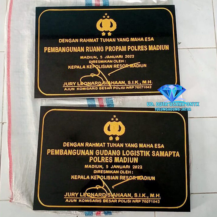 Prasasti peresmian hitam 40x60 cm