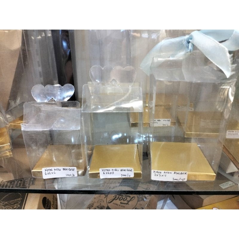 

10pcs Box Mika Souvenir + Alas Emas