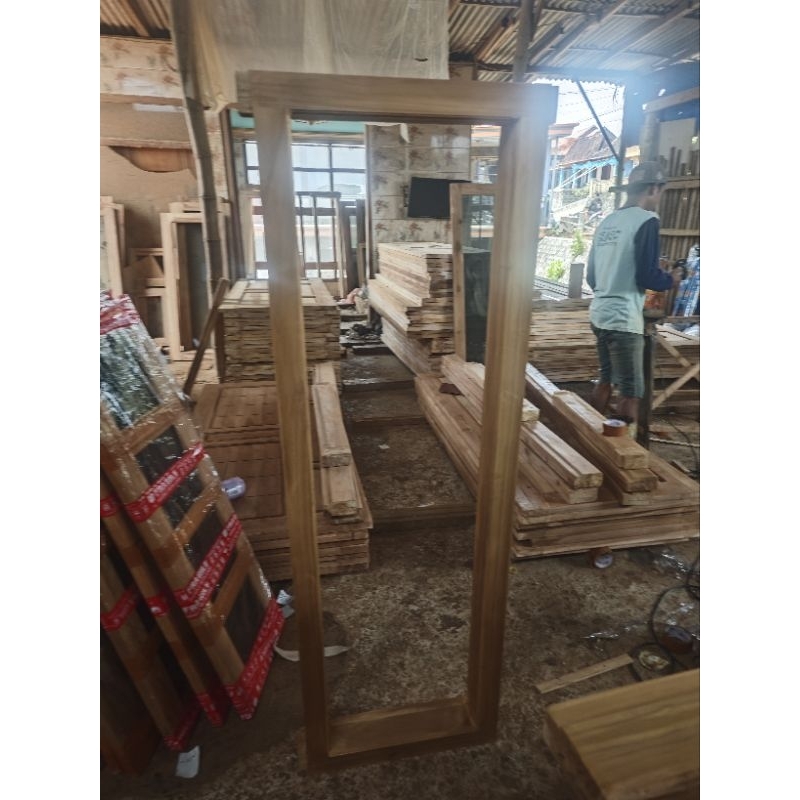 kusen beserta pintunya ukuran 70x,180 kayu mahoni