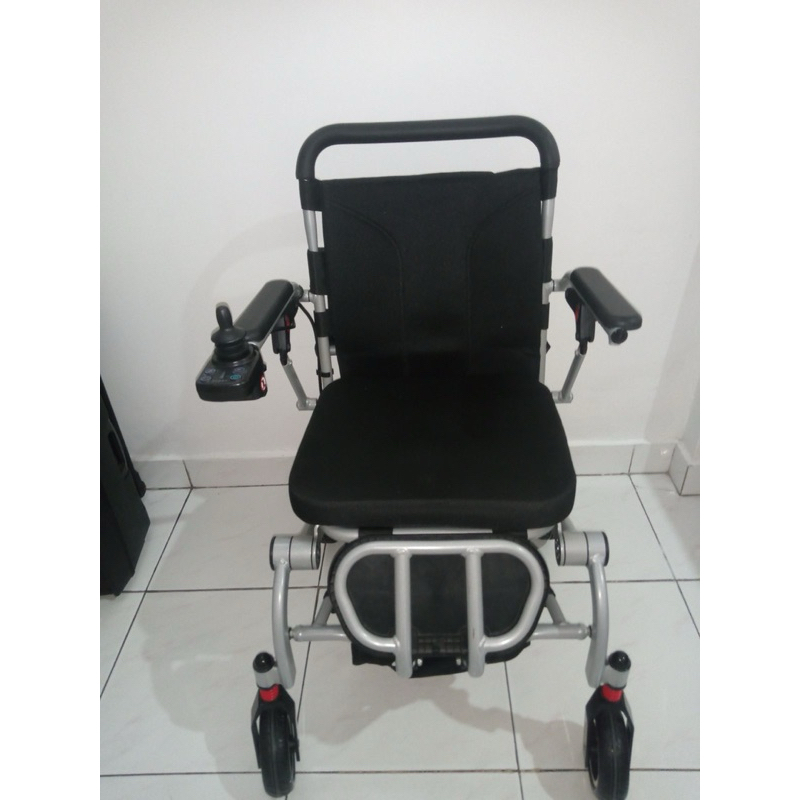 Kursi Roda Elektrik Careindo N5516 Preloved