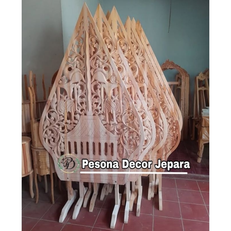 Kelir wayang dekorasi / gunungan wayang.