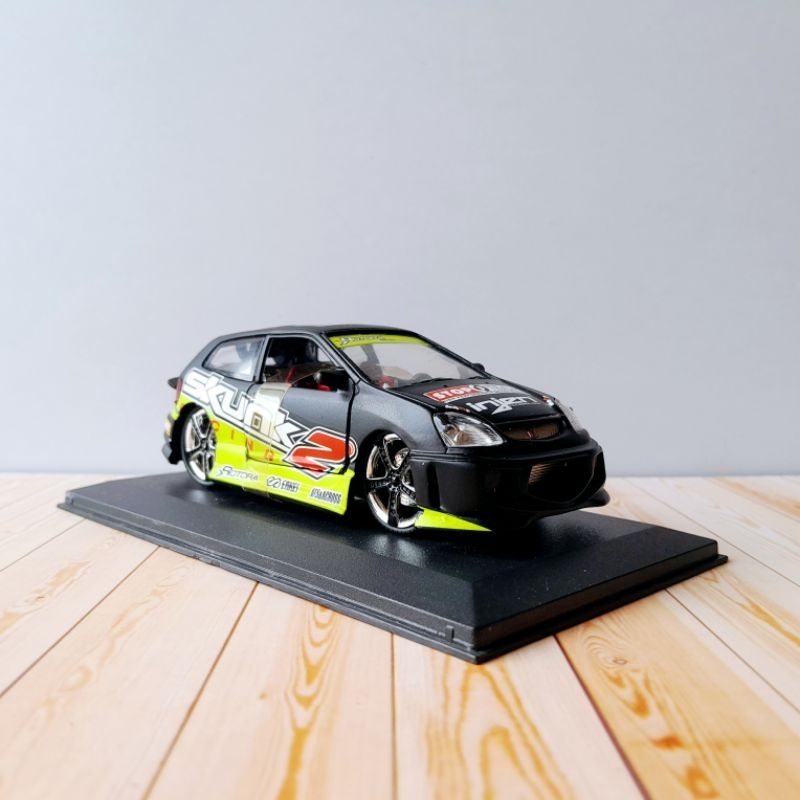 Diecast Miniatur Mobilan Saico 1:32 Honda Civic Type R Skunk