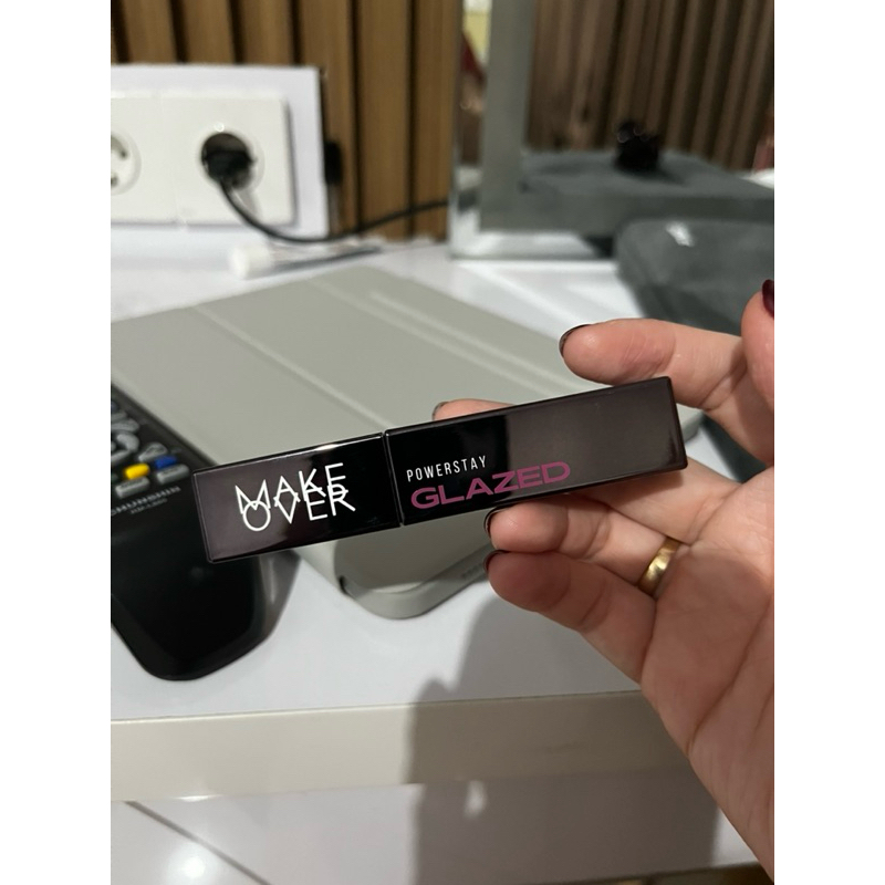 Make over lip glazed preloved